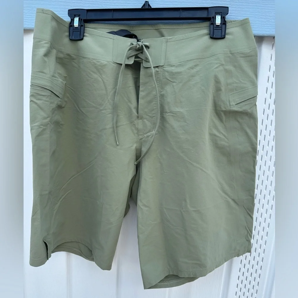 Lululemon Athletica Sage Green Drawstring Shorts
